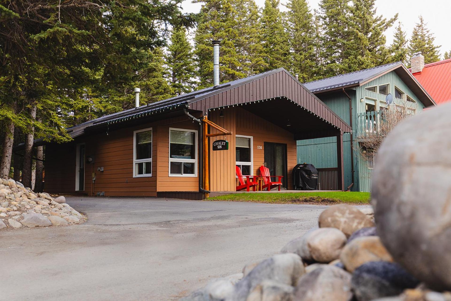 Overlander Mountain Lodge Jasper Exterior photo
