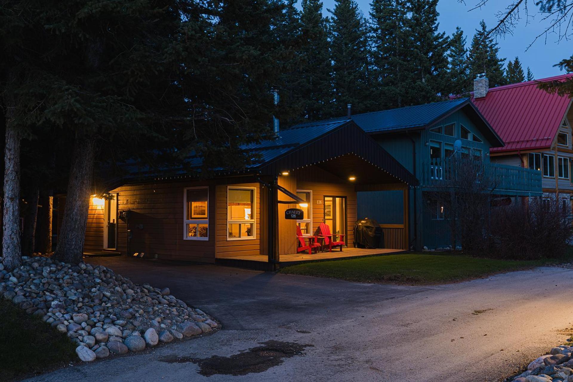 Overlander Mountain Lodge Jasper Exterior photo