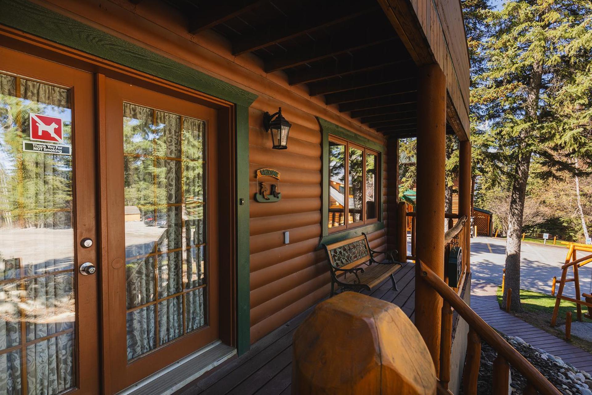 Overlander Mountain Lodge Jasper Exterior photo