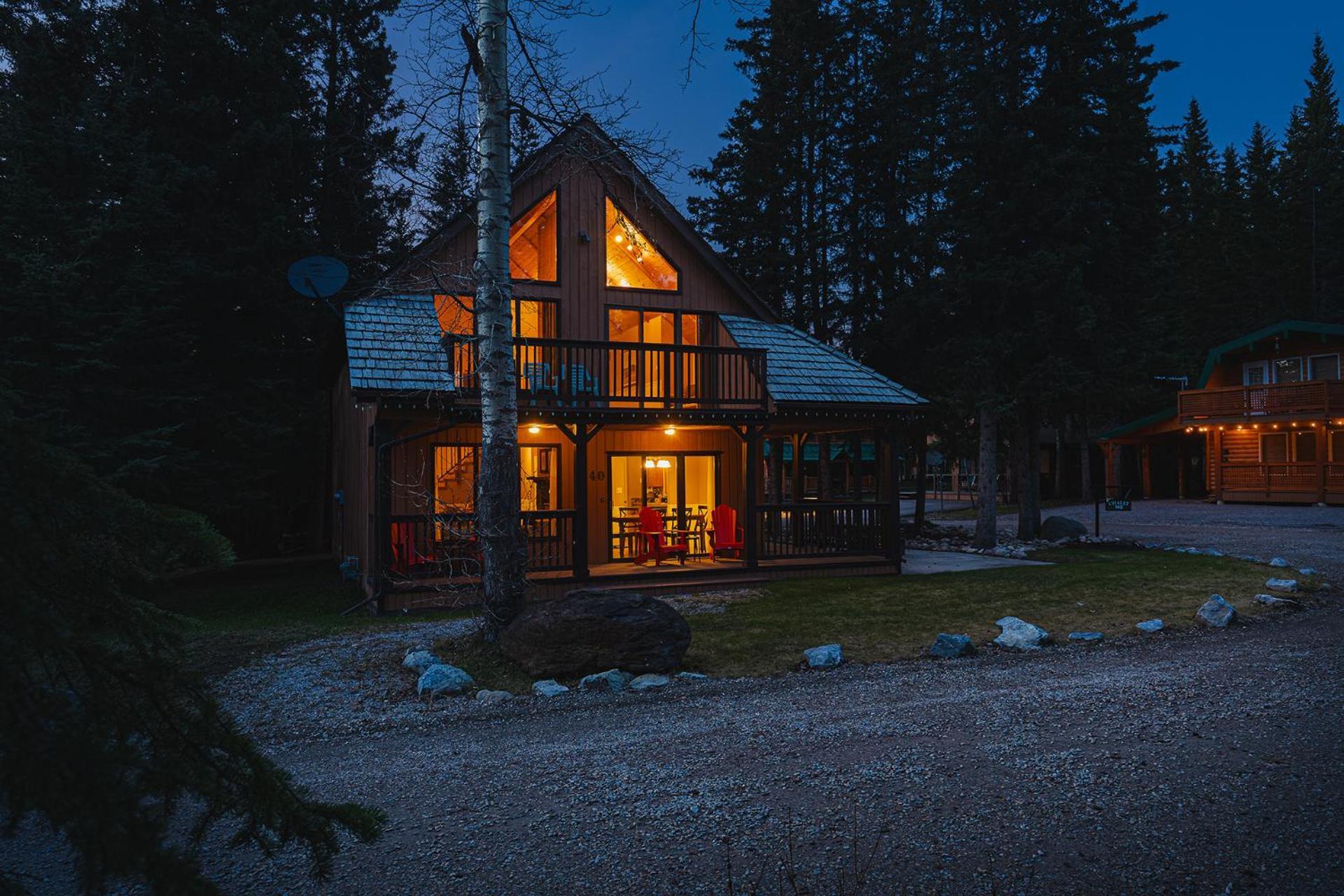 Overlander Mountain Lodge Jasper Exterior photo