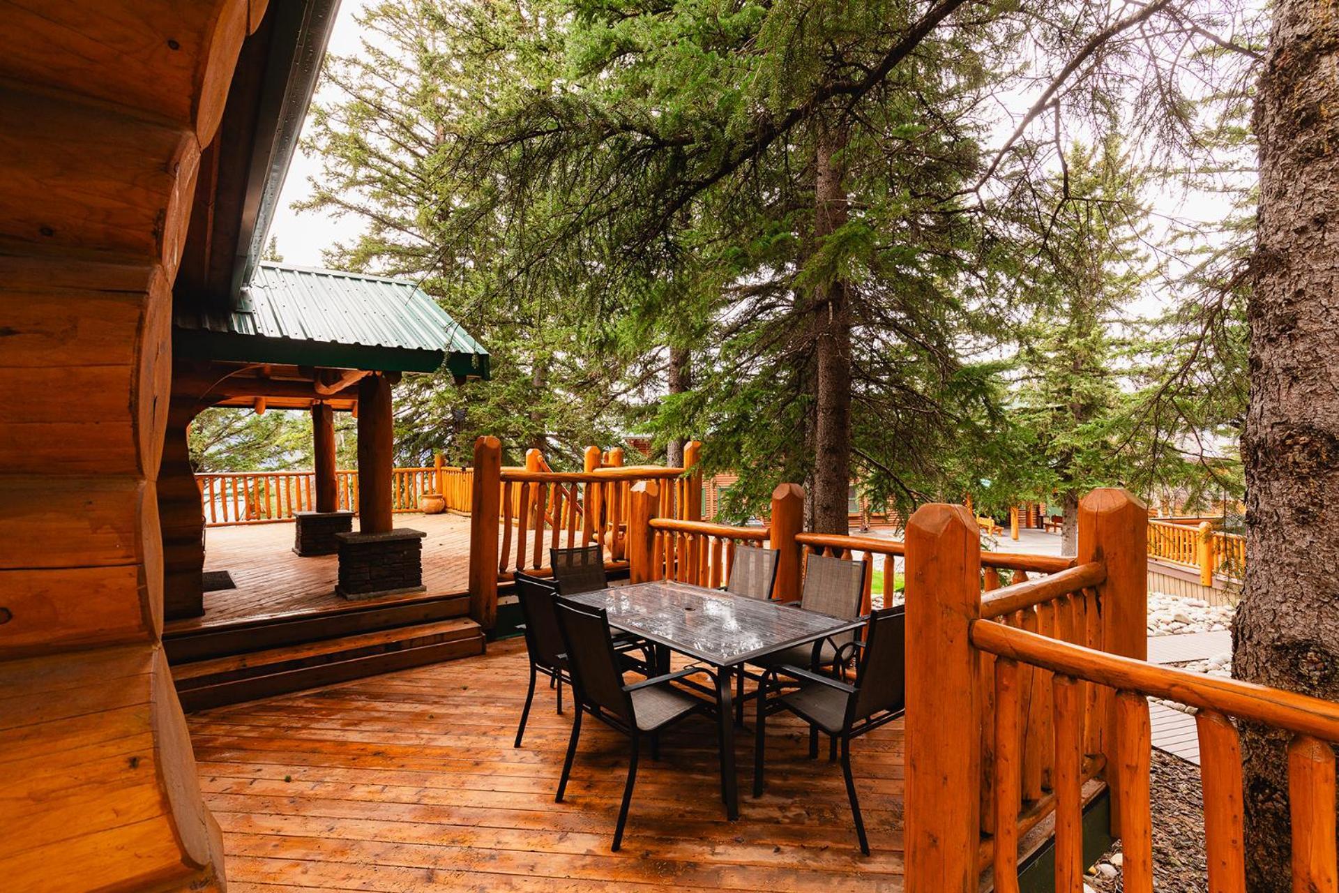 Overlander Mountain Lodge Jasper Exterior photo